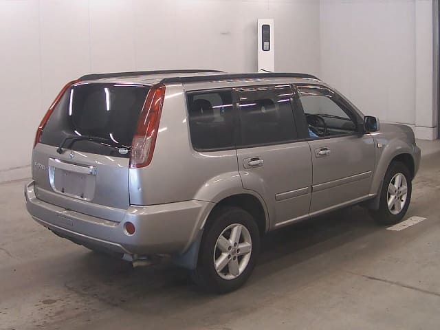 NISSAN X-Trail thumbnail 2