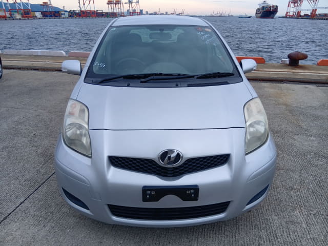TOYOTA Vitz thumbnail 8