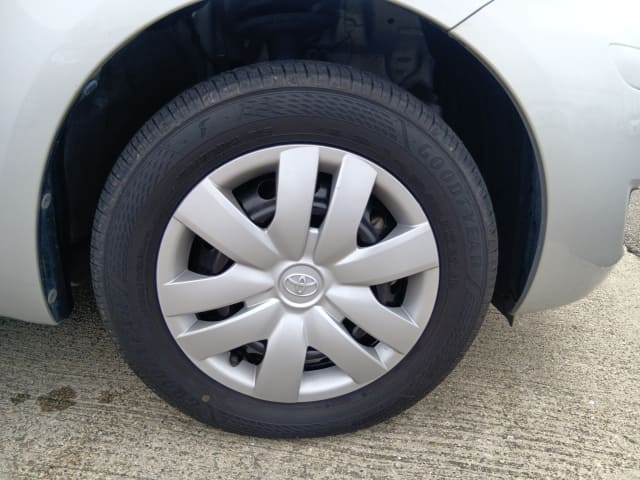 TOYOTA Vitz thumbnail 12
