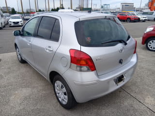 2010 TOYOTA Vitz