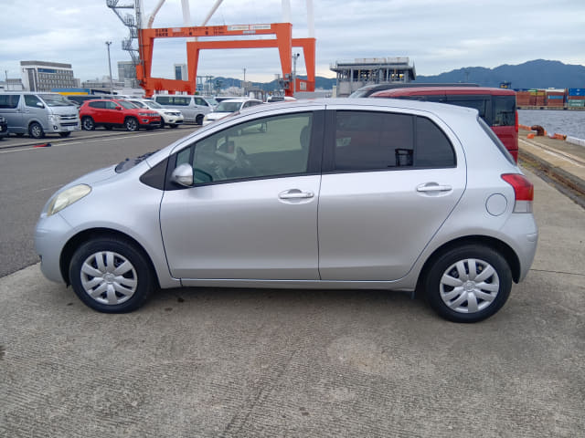 TOYOTA Vitz thumbnail 2