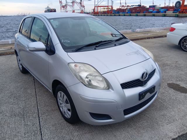 TOYOTA Vitz thumbnail 7