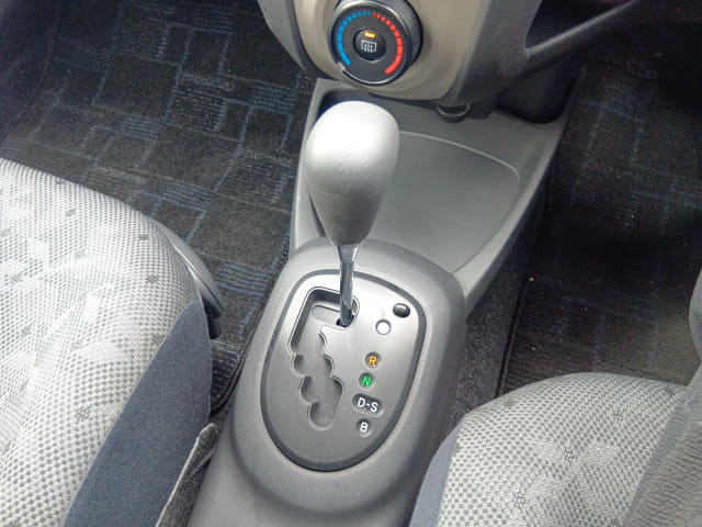 TOYOTA Vitz thumbnail 37