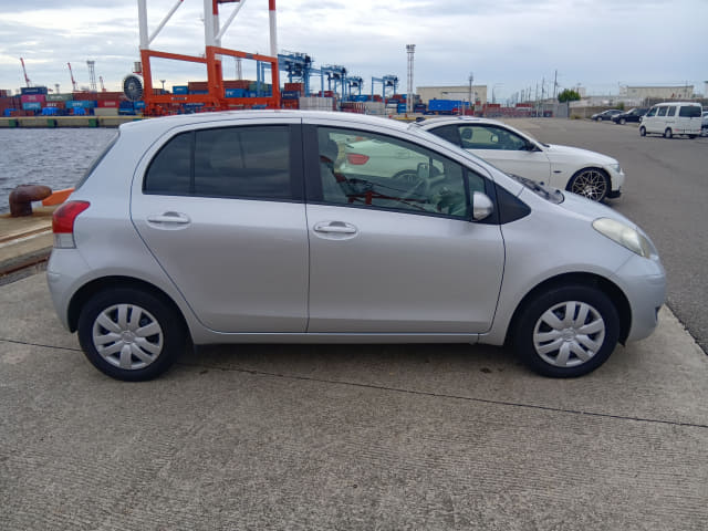 TOYOTA Vitz thumbnail 6