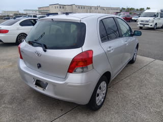 2010 TOYOTA Vitz