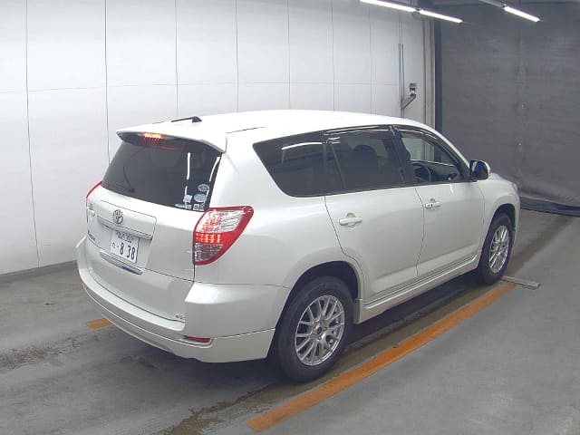 TOYOTA Vanguard thumbnail 2