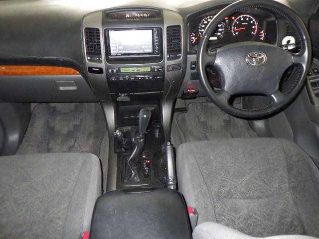 TOYOTA Land Cruiser Prado thumbnail 4