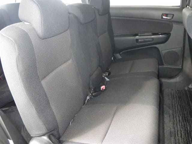 TOYOTA Wish thumbnail 4