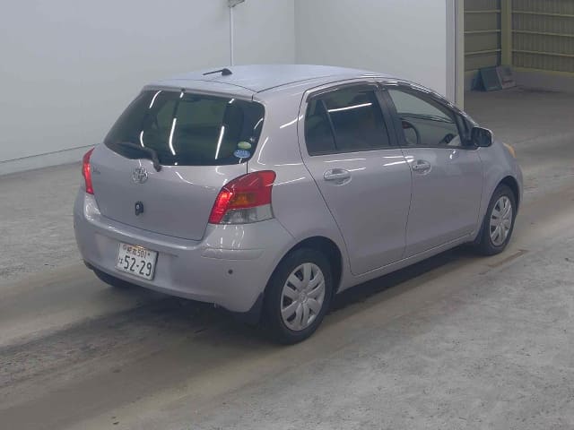 TOYOTA Vitz thumbnail 2