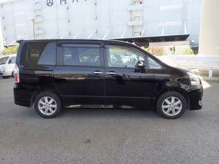 2009 TOYOTA Noah
