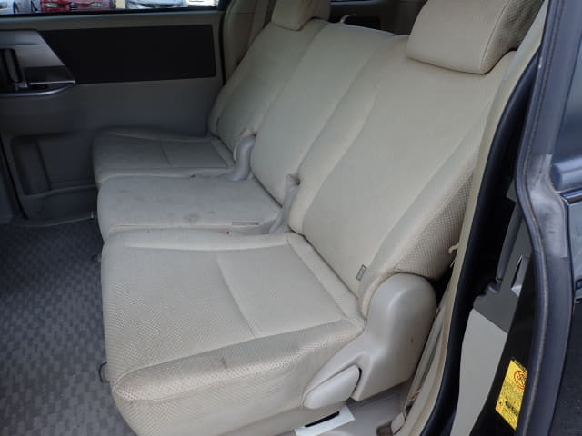 TOYOTA Noah thumbnail 27