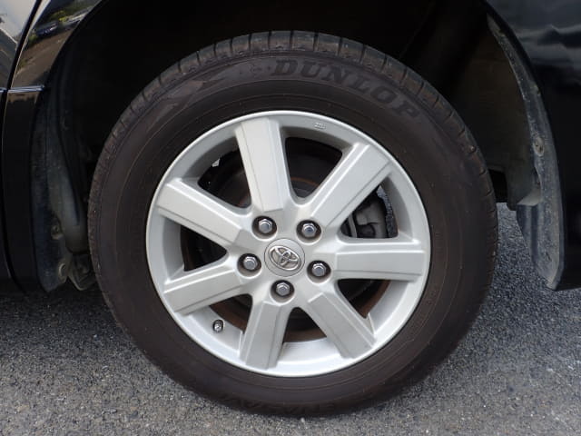 TOYOTA Noah thumbnail 10