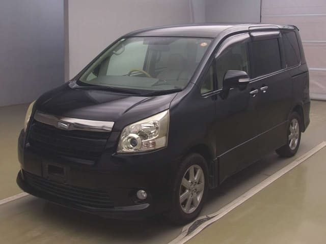 TOYOTA Noah thumbnail 52