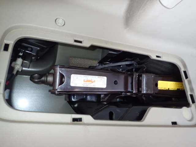 TOYOTA Noah thumbnail 31