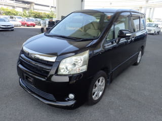 2009 TOYOTA Noah