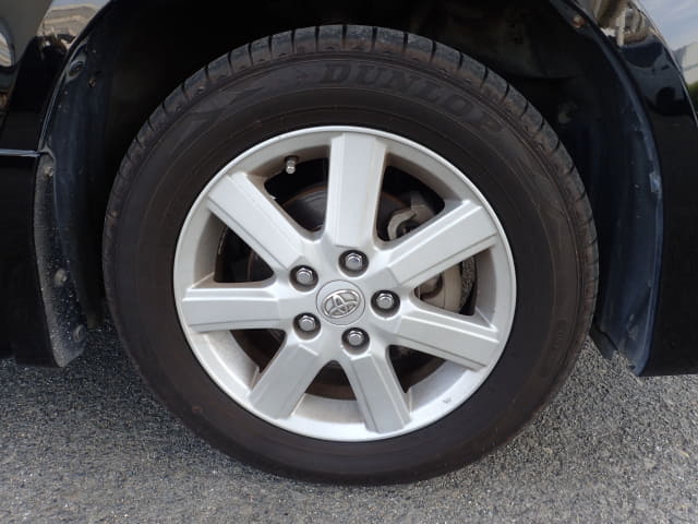 TOYOTA Noah thumbnail 12