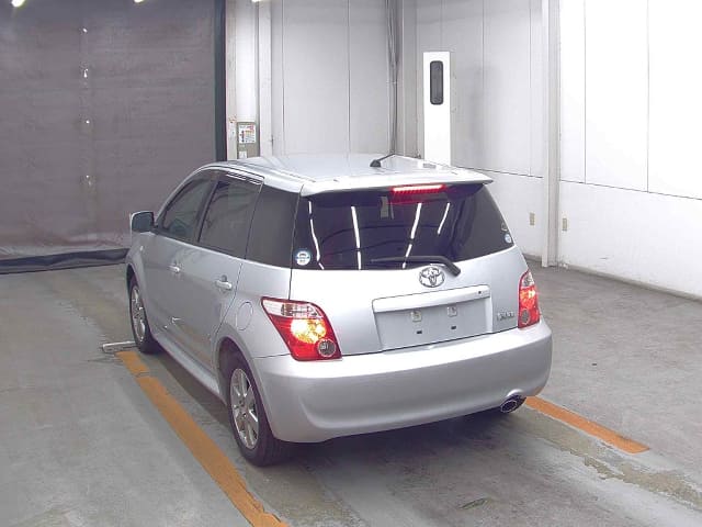 TOYOTA IST thumbnail 5