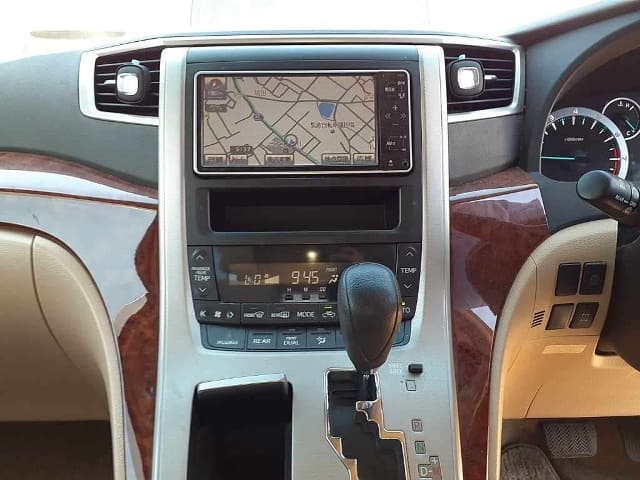 TOYOTA Alphard thumbnail 4