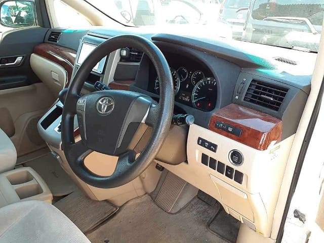 TOYOTA Alphard thumbnail 3
