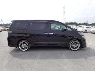 2011 TOYOTA Vellfire