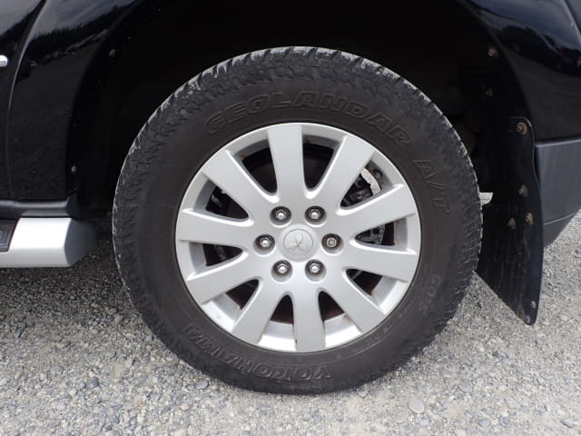 MITSUBISHI Pajero thumbnail 10