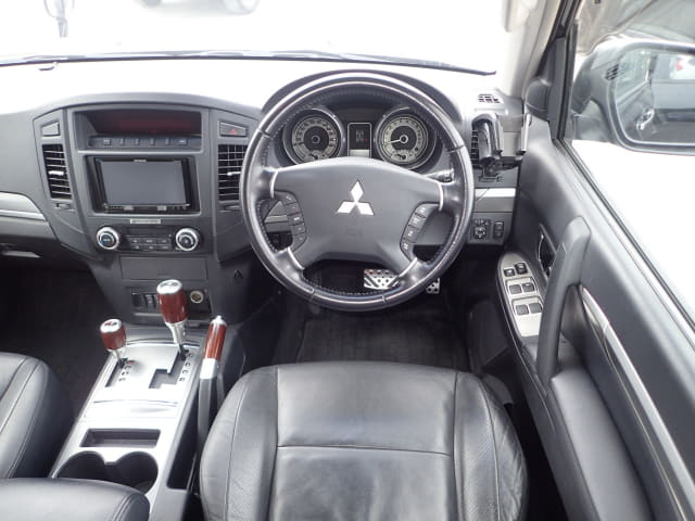 MITSUBISHI Pajero thumbnail 34