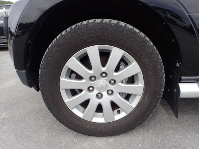 MITSUBISHI Pajero thumbnail 9