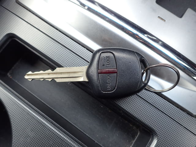 MITSUBISHI Pajero thumbnail 68