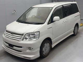 2003 TOYOTA Noah
