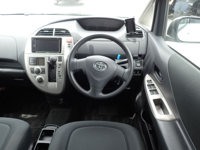 TOYOTA Ractis thumbnail 31