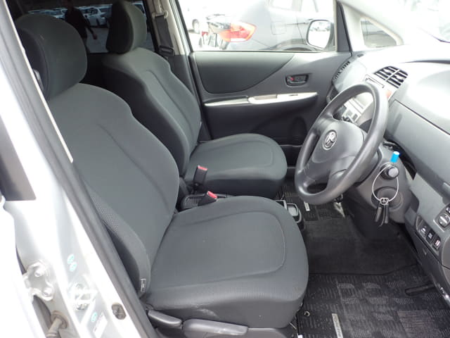 TOYOTA Ractis thumbnail 25