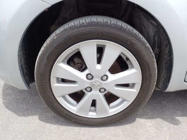 TOYOTA Ractis thumbnail 9
