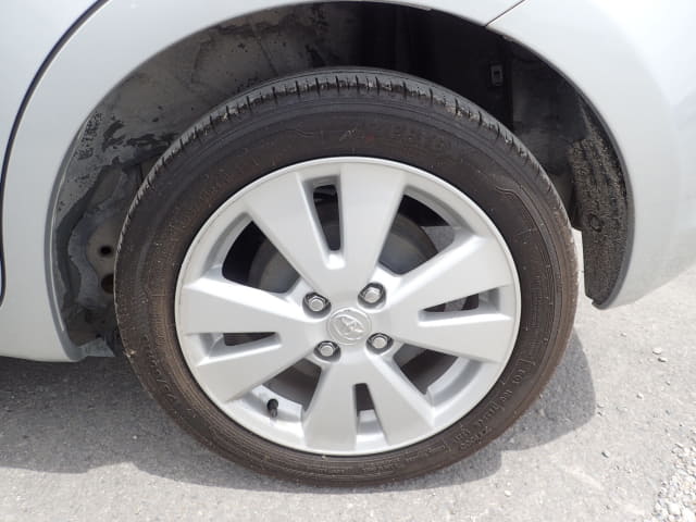 TOYOTA Ractis thumbnail 10