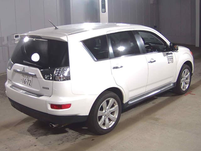 MITSUBISHI Outlander thumbnail 2