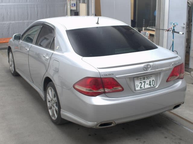 TOYOTA Crown thumbnail 2