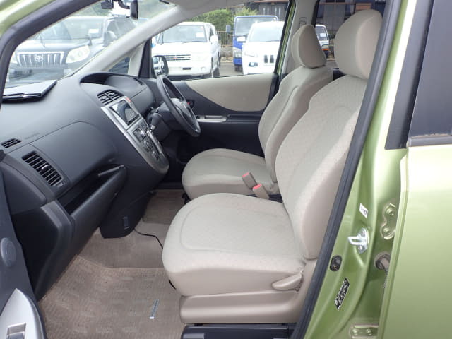 TOYOTA Ractis thumbnail 26