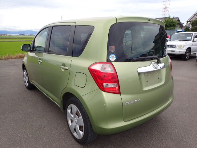 TOYOTA Ractis thumbnail 3
