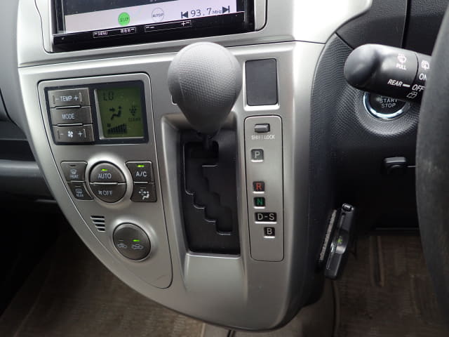 TOYOTA Ractis thumbnail 37