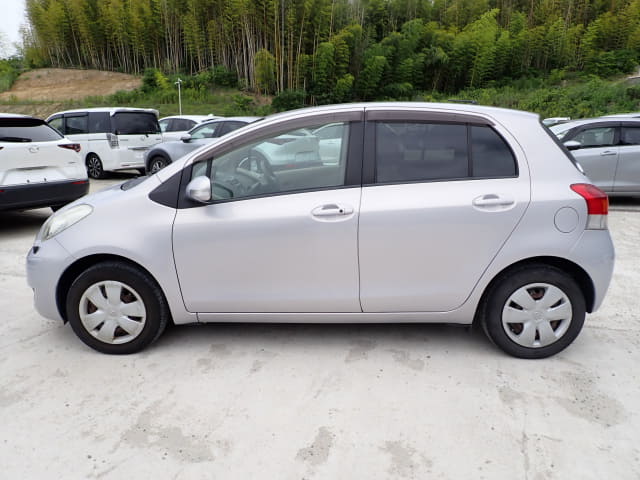 TOYOTA Vitz thumbnail 2