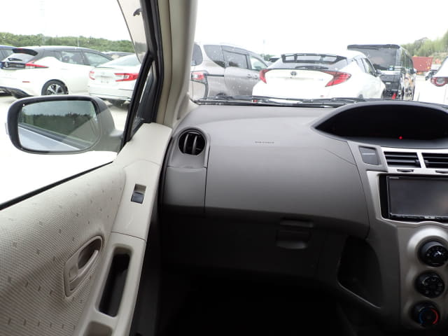 TOYOTA Vitz thumbnail 34
