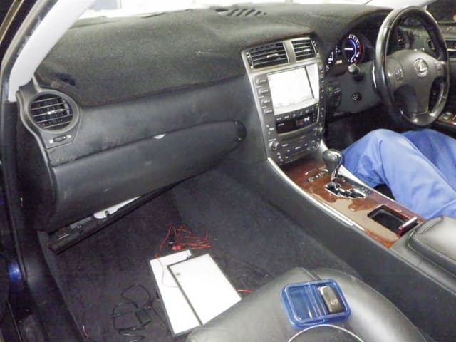LEXUS IS thumbnail 4