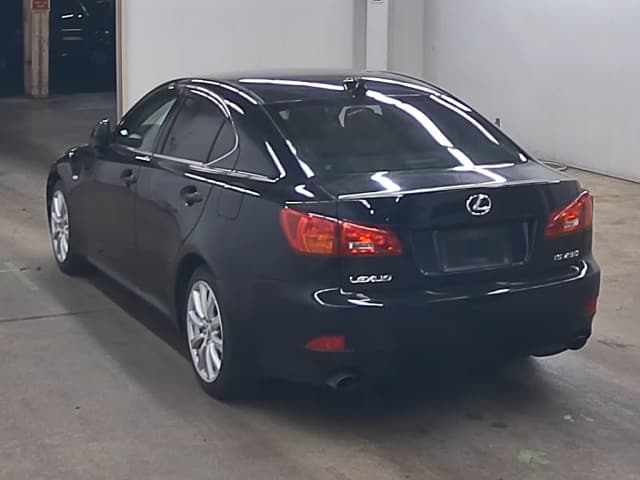 LEXUS IS thumbnail 3