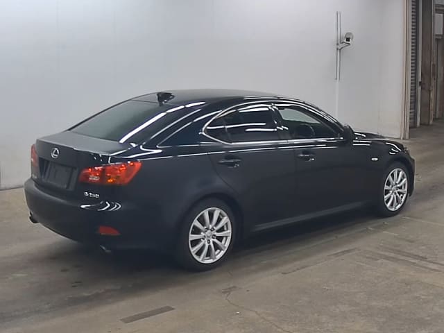 LEXUS IS thumbnail 2