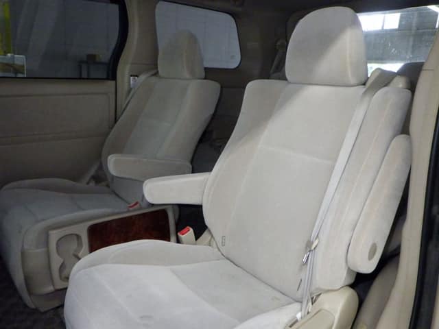 TOYOTA Alphard thumbnail 4