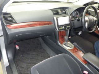 2011 TOYOTA Premio