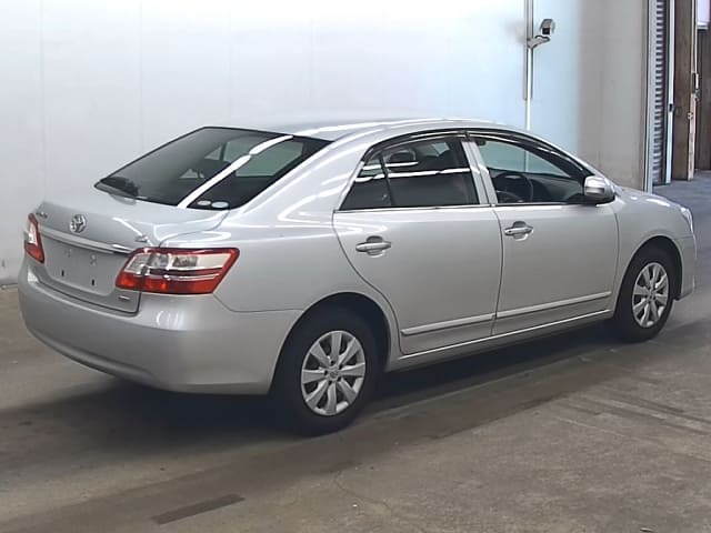 TOYOTA Premio thumbnail 2