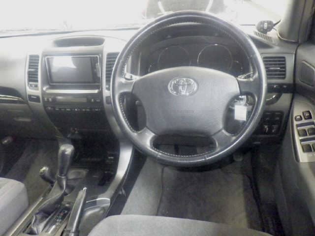 TOYOTA Land Cruiser Prado thumbnail 3
