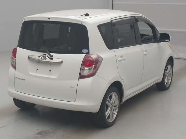 TOYOTA Ractis thumbnail 2