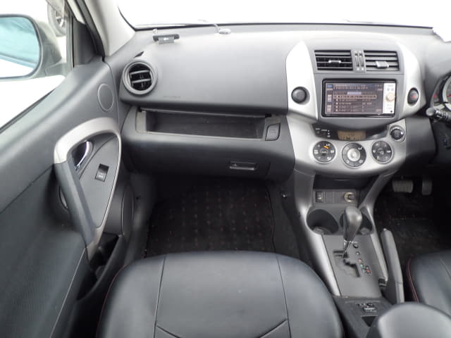 TOYOTA RAV4 thumbnail 32