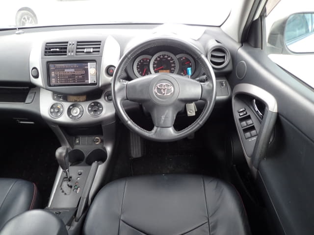 TOYOTA RAV4 thumbnail 31